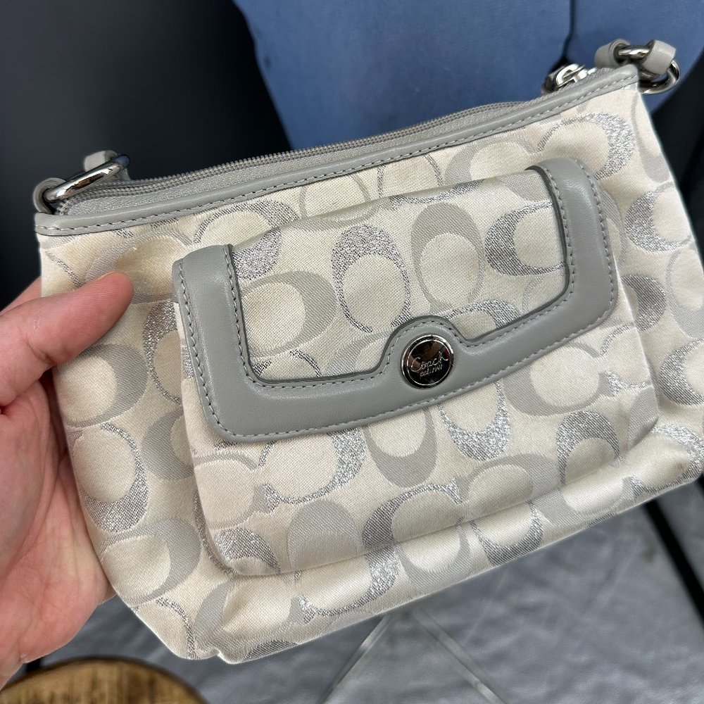 Coach crossbody light gray and silver canvas and leather bag Y2K monogram print - Picture 2 of 4
